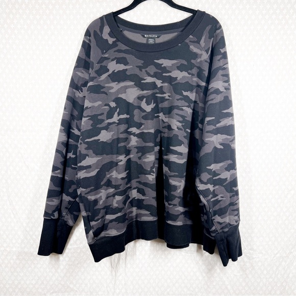 Athleta Black Camo Triumph Crew Neck Pocket Sweatshirt - Picture 2 of 6